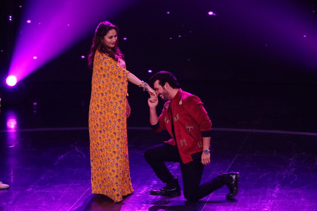 Arjun Bijlani and Madhuri Dixit on Dance Deewane