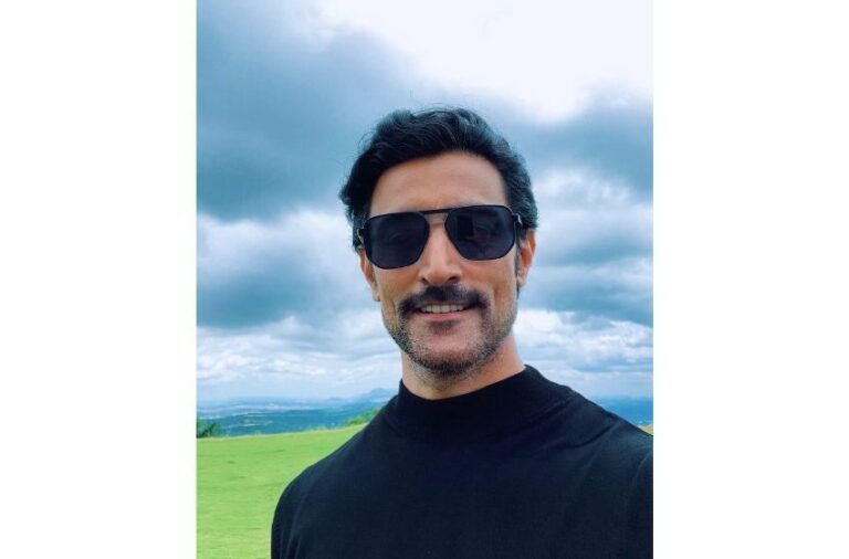 Kunal Kapoor feels overwhelmed with the love pouring in on him for Ankahi Kahaniyaan and The Empire