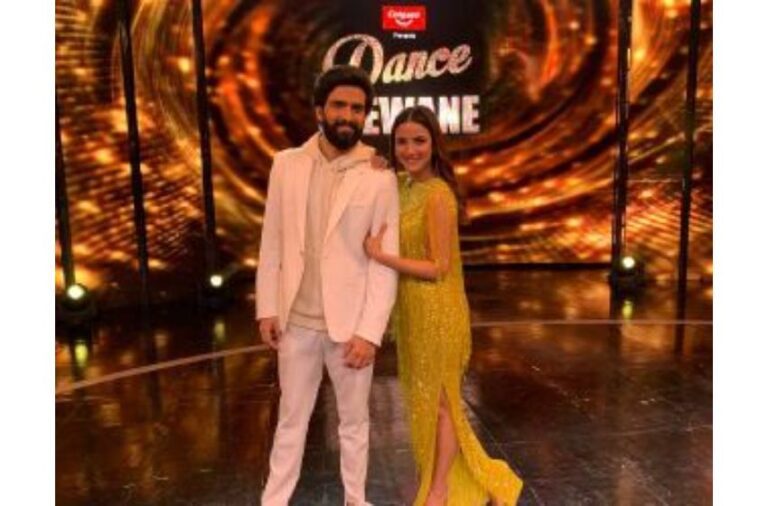 Amaal Mallik and Jasmin Bhasin’s upcoming song Pyaar…Ek Tarfaa mesmerize the judges, contestants and audiences of Dance Deewane