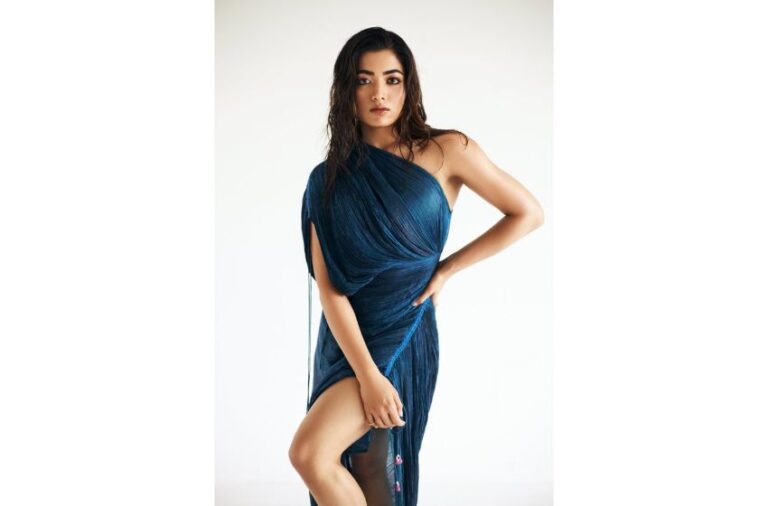 Rashmika Mandanna can’t help but raise temperatures with her latest pictures!