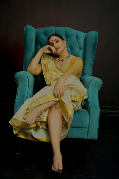Actress Kangna Sharma recreated Gangubai Kathiawadi look2