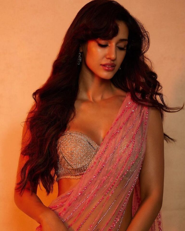 Disha Patani Looks Vivacious, Sensual, The Hottest In This Pink Saree!!