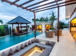 Spring Fashion Show at the University of Michigan Has Started